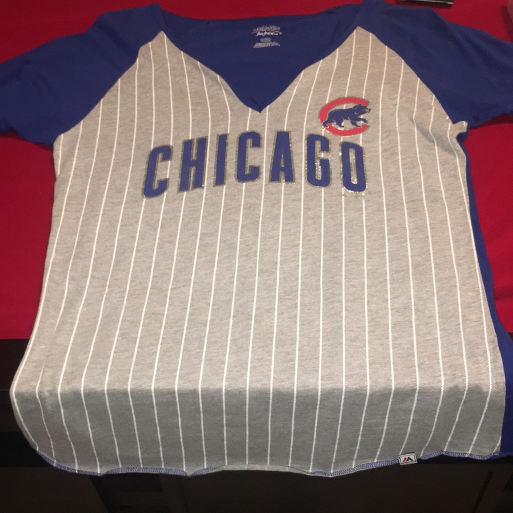 V neck Chicago Cubs Shirt